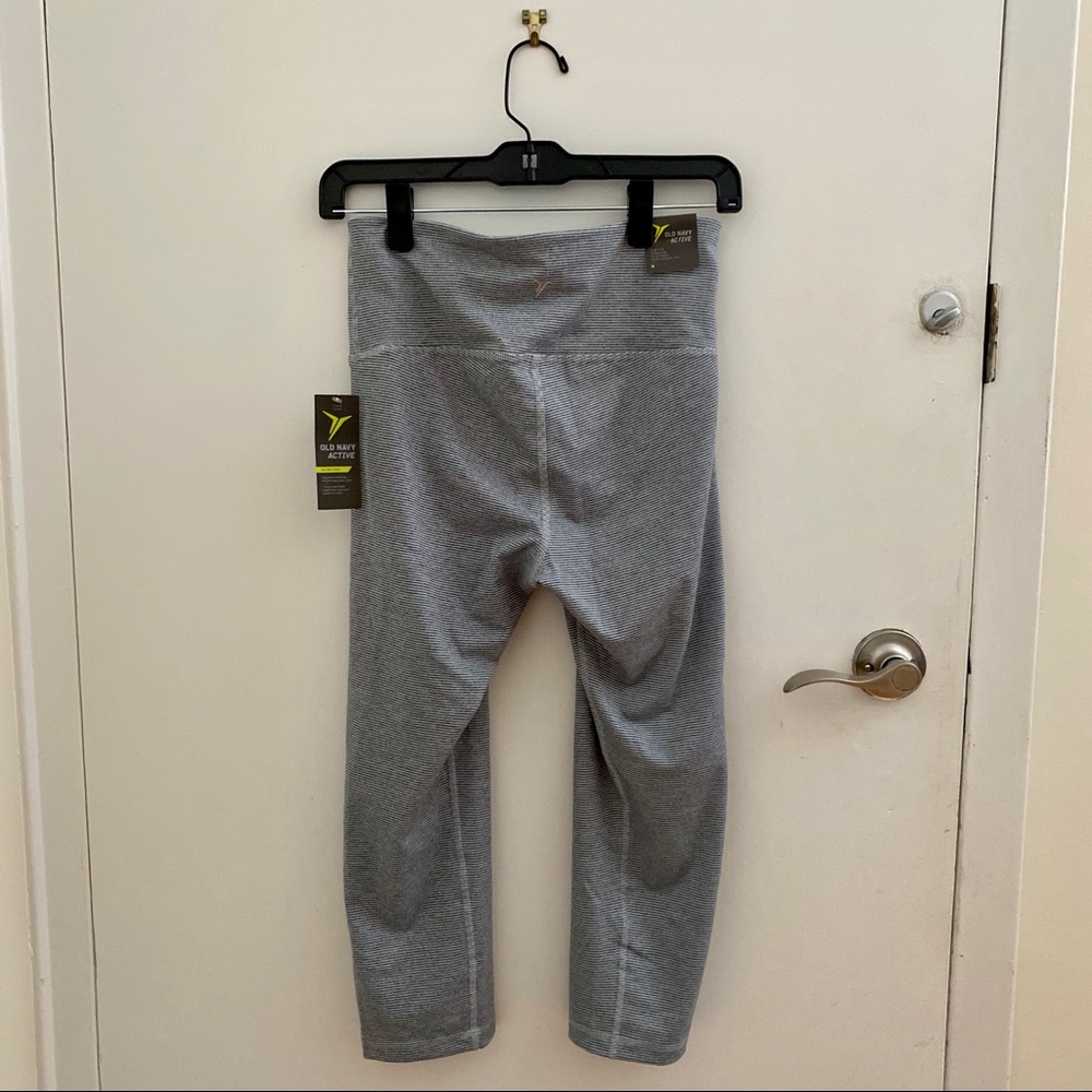 Old Navy Women’s Active Go Dry Fitted Leggings NWT - Picture 2 of 7